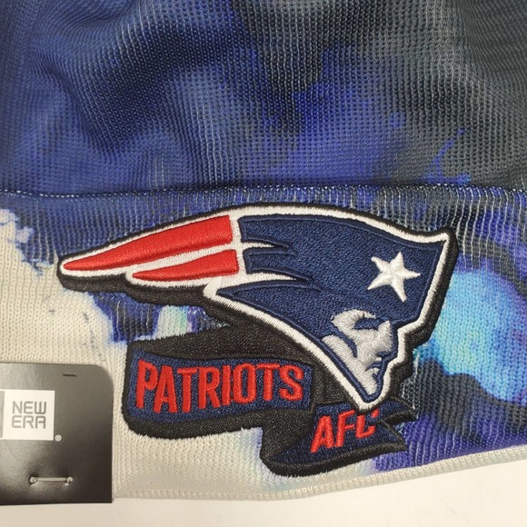 NEW New Era 2022 Sideline Ink Dye Cuffed Knit Hat - New England Patriots - Picture 2 of 4